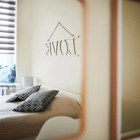 Ropemaker Street Apartment *